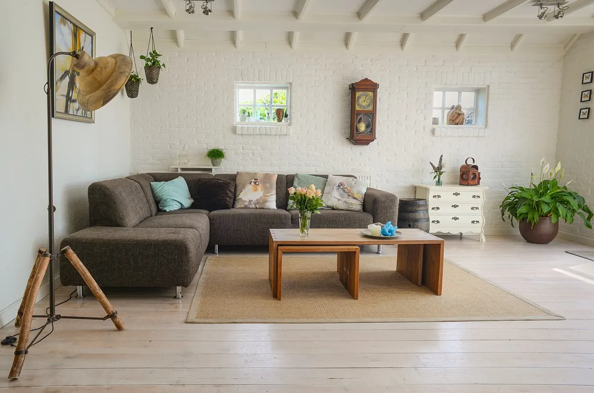How to Choose the Right Size Oak Dining Table for Your Room